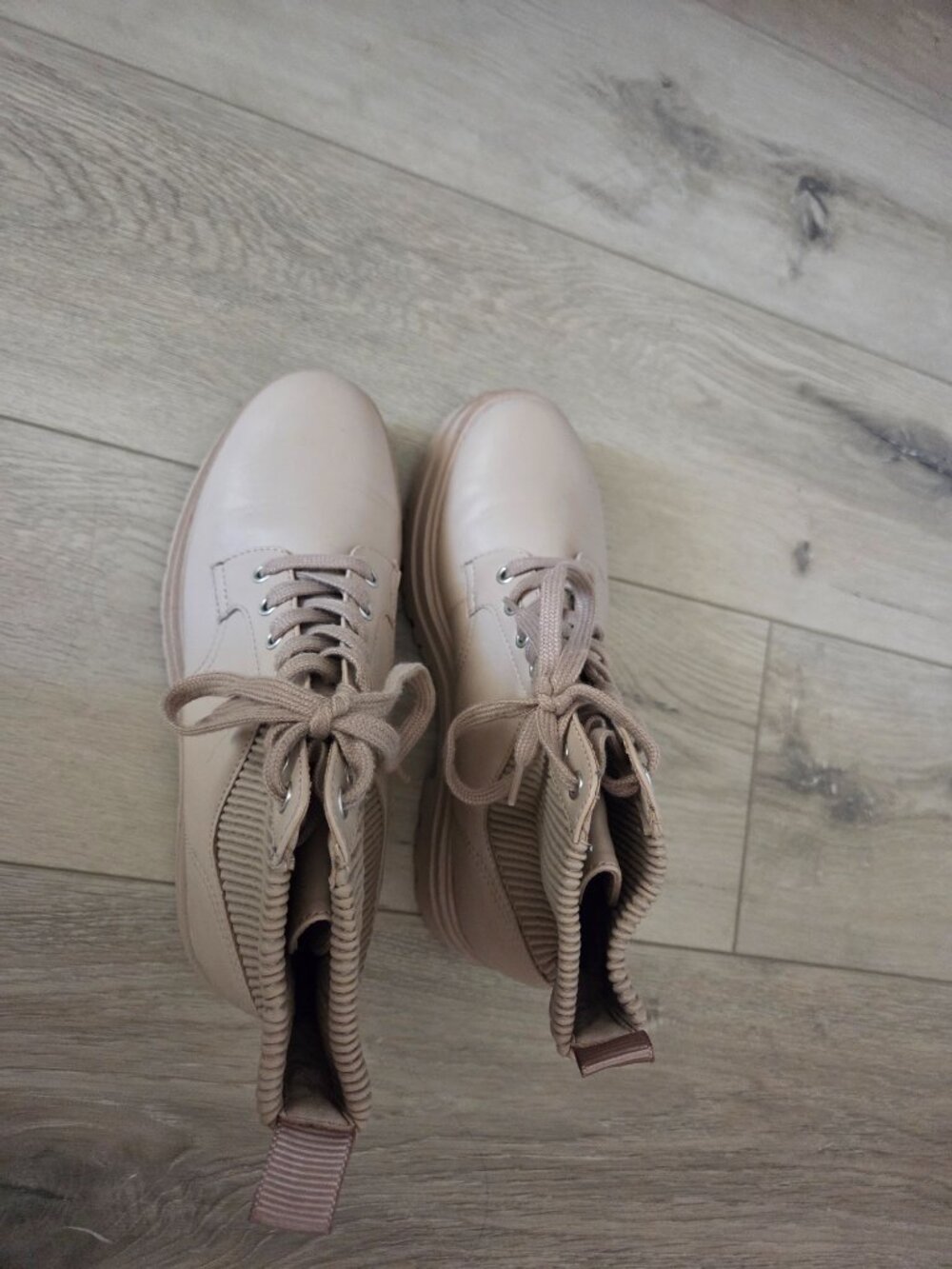 Womens Boots - Picture 2 of 4